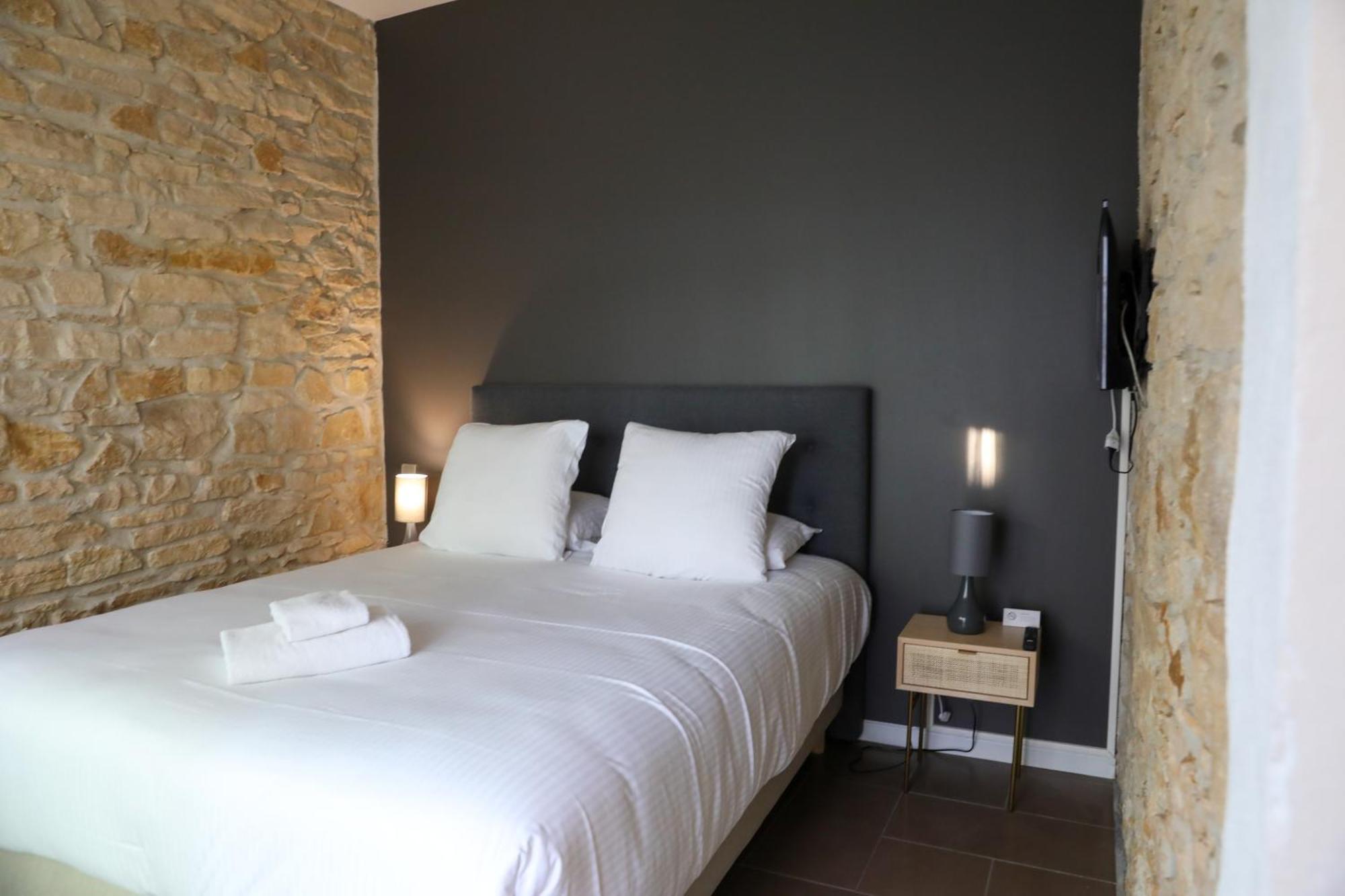Sequoias Golf & Ressort Hotel Ruy-Montceau Exterior photo