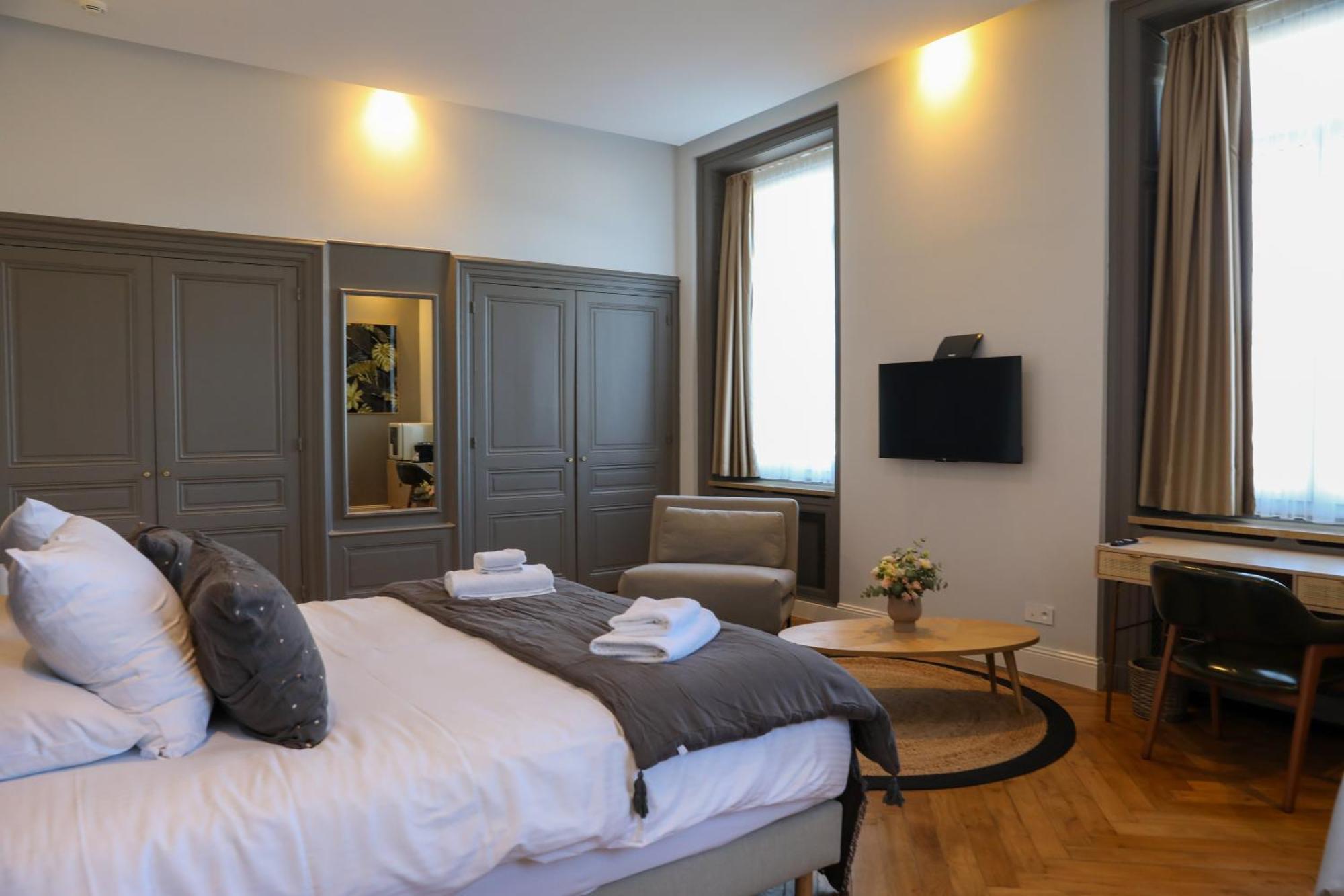 Sequoias Golf & Ressort Hotel Ruy-Montceau Exterior photo